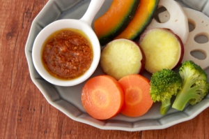 蒸し野菜の味噌ディップ